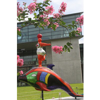 海豚上的娜娜(妮基‧桑法勒)
Nana on a Dolphin / Niki de Saint Phalle