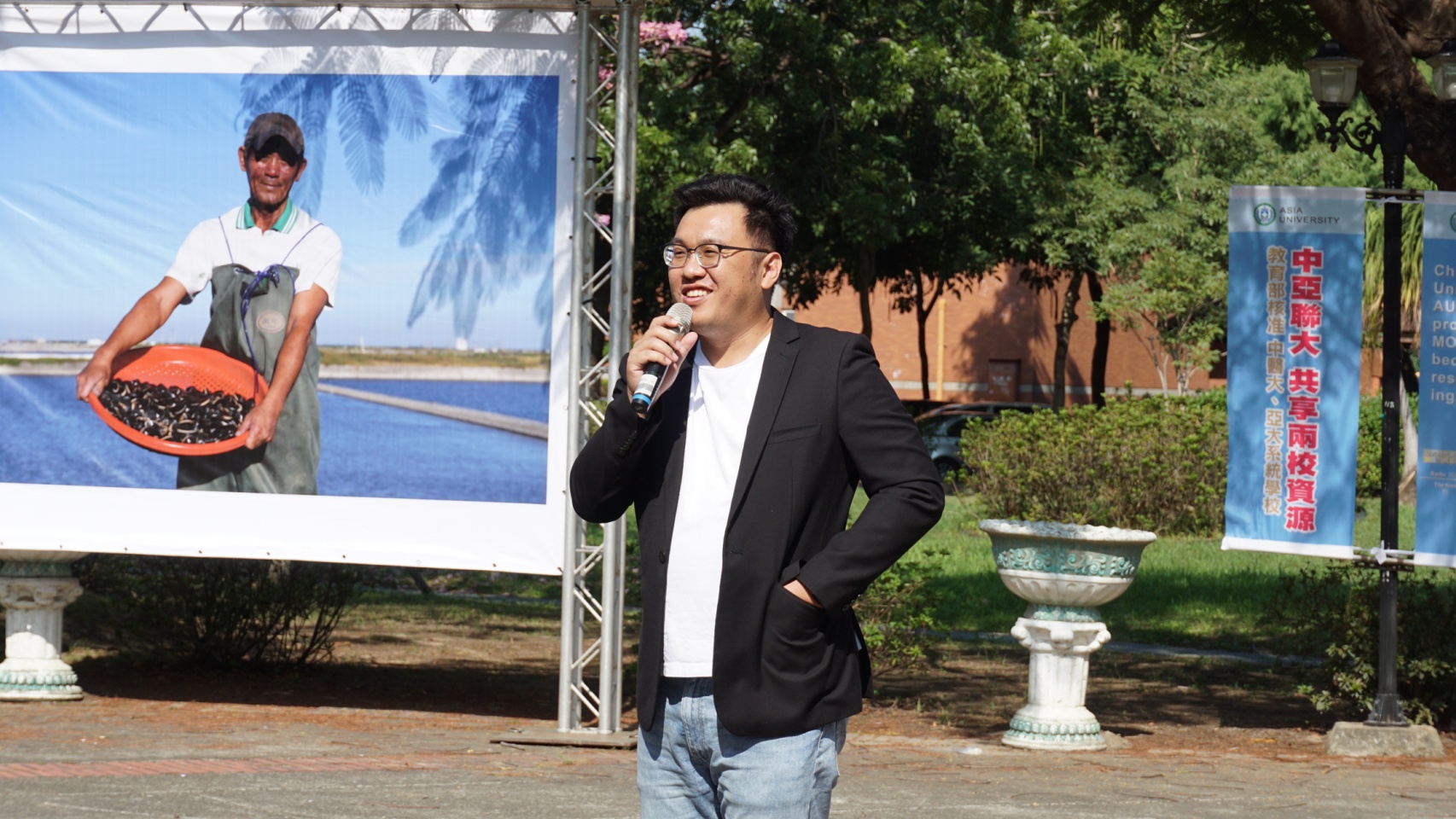 王昭能老師表示,抱持「能為家鄉做些事」的心情,希望協助北門地區養殖業者提高產量與減少成本。