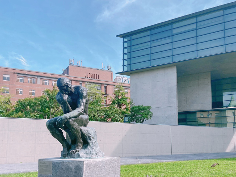 The Thinker front of the Asia Museum of Modern Art The Thinker front of the Asia Museum of Modern Art