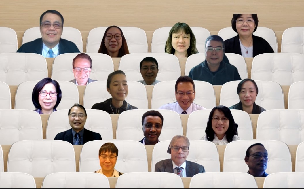 管理學院教師與AACSB國際商管認證委員,視訊大合照